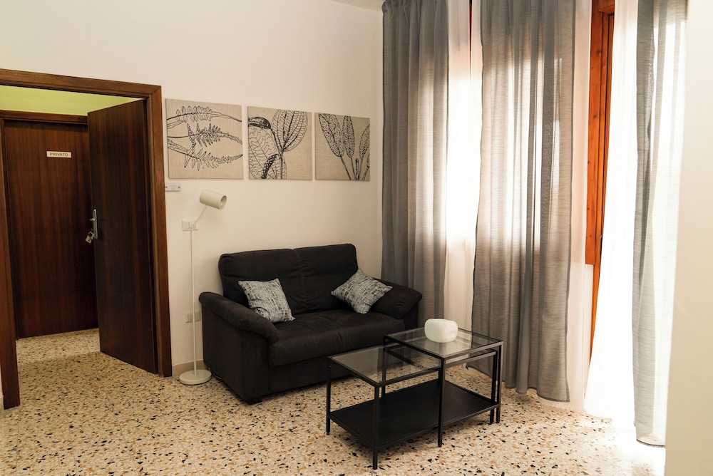 CASA CARRELLA