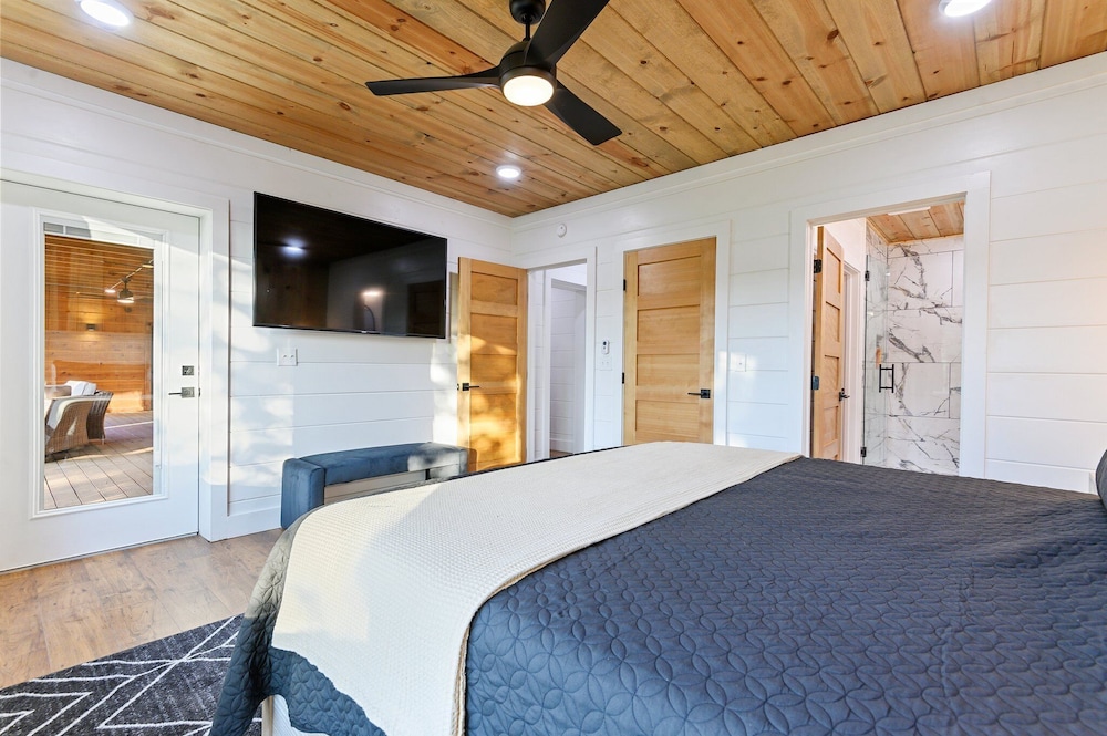 Luxury Retreat in Broken Bow