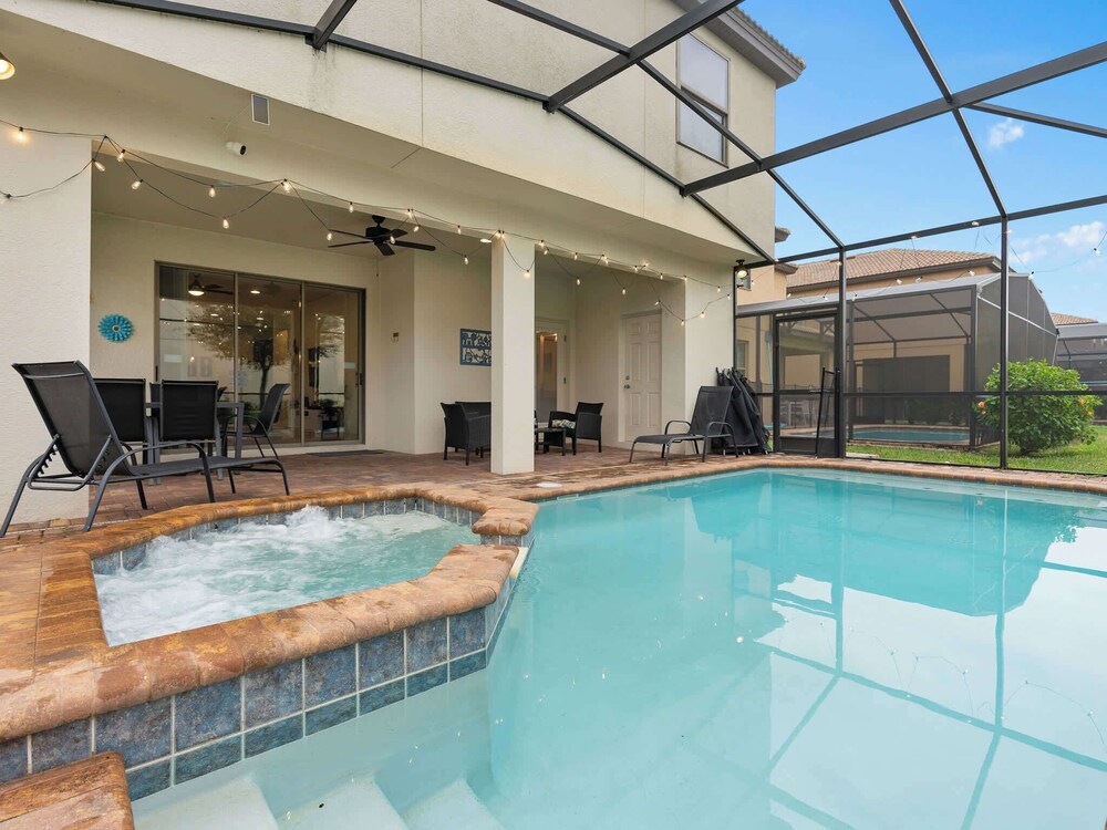 Family Fun Retreat Near Disney With Game Room & Themed Bedrooms