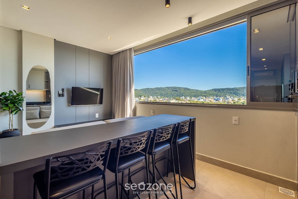 Your Exclusive Stay With Pool and Jacuzzi Just 500 Meters From the Beach - ELF