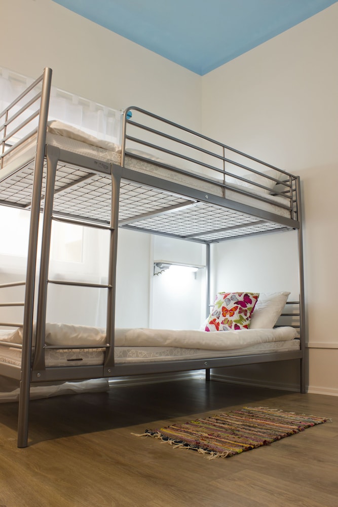 Warsaw Downtown Hostel