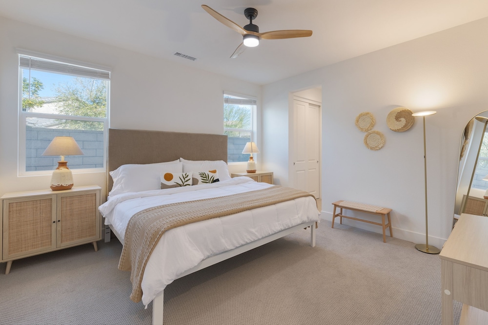 Lago Luxe by Avantstay Lakefront Private Pool Great for Festival Season