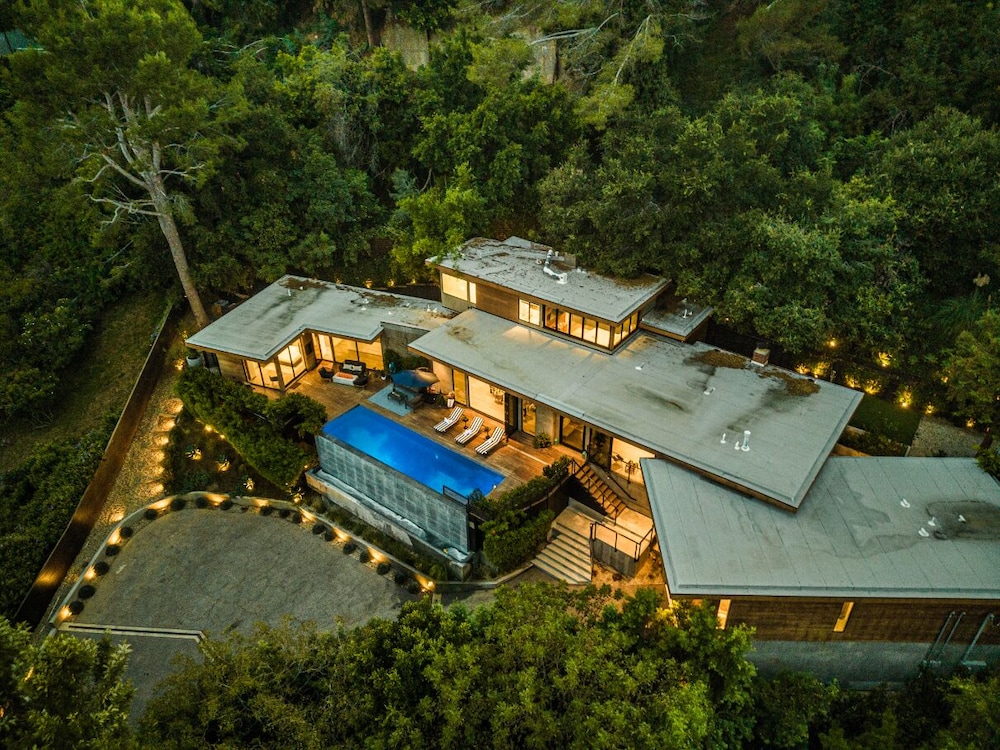 Beverly Glen Hillside Haven