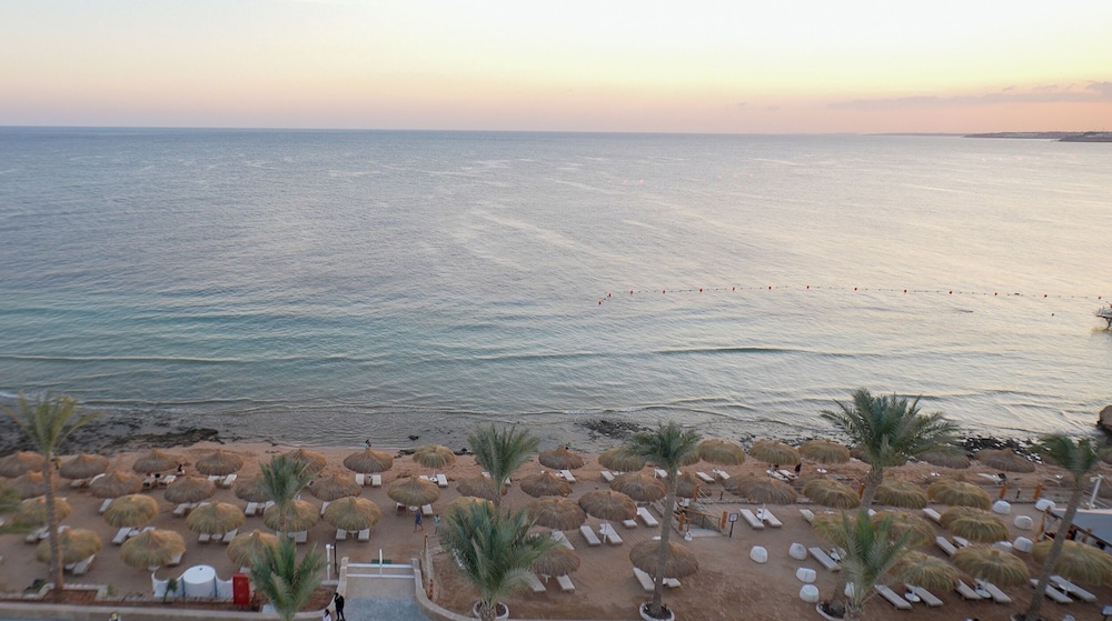 SUNRISE Remal Beach Resort
