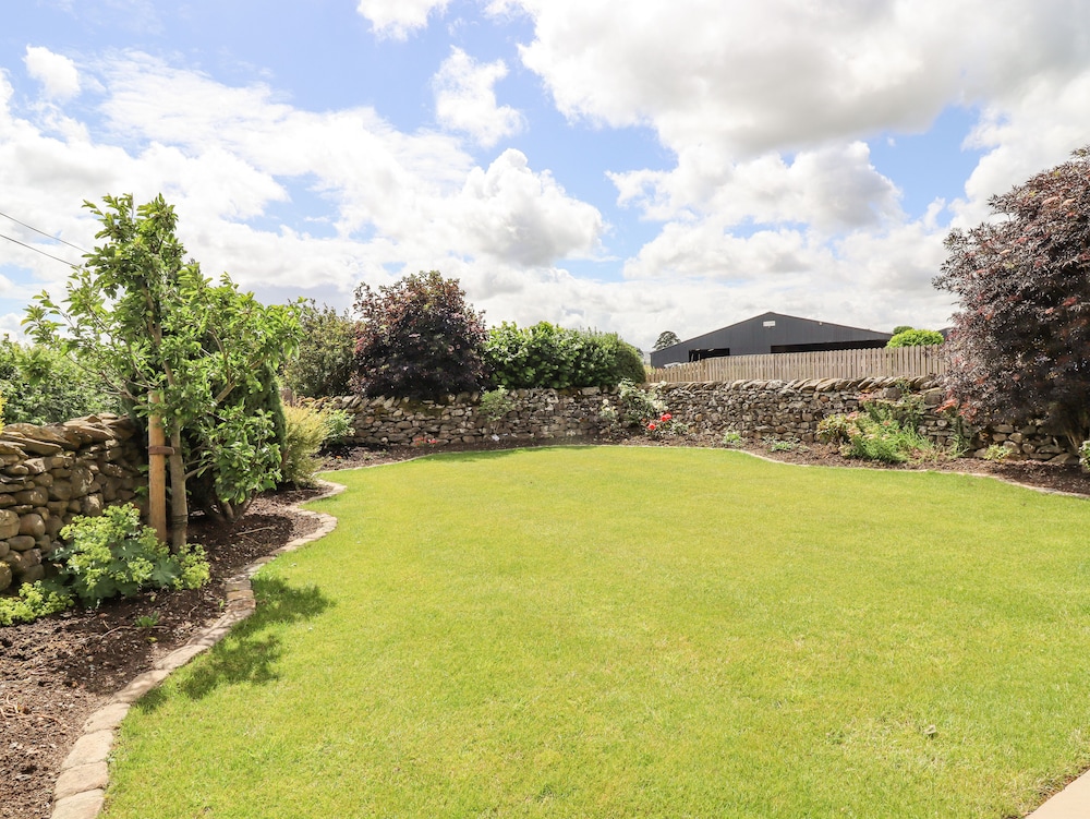 Orcaber Farmhouse