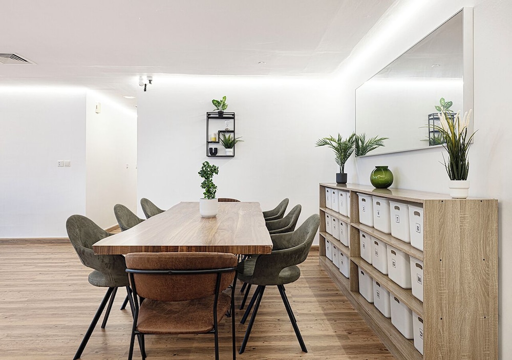 Next'House - Business Boulevard Hostel