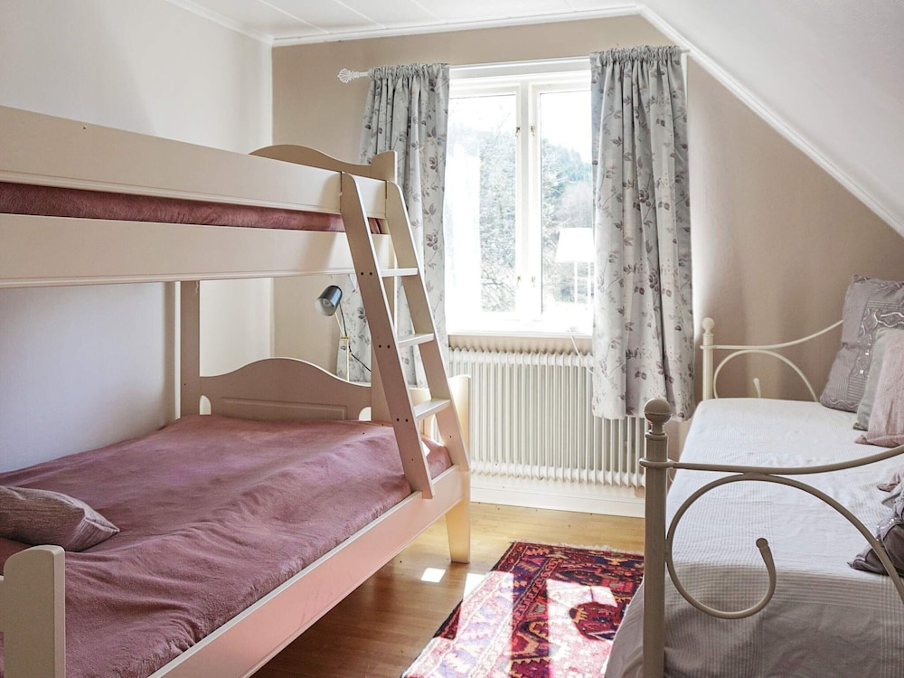 9 Person Holiday Home in Hallevadsholm-by Traum