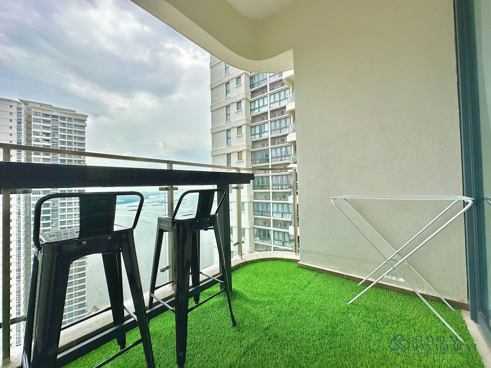 Country Garden Danga Bay Sea View Homestay by Stayrene