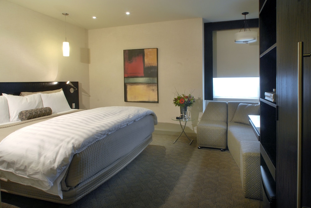 Niagara-on-the-Lake Vacations - The Shaw Club Hotel - Property Image 40