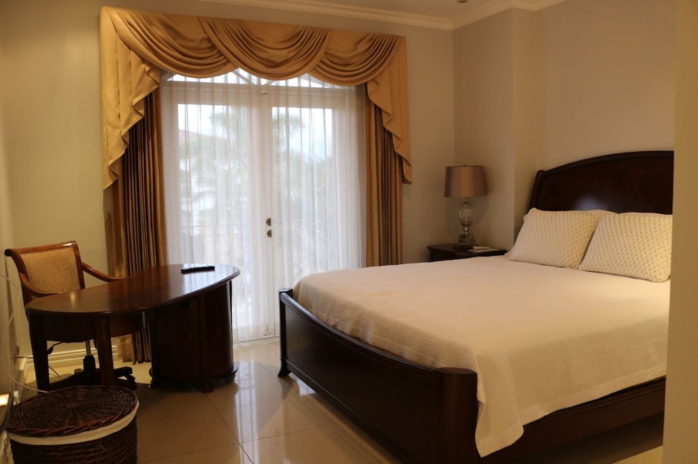 Deluxe Property in Cariari view 5