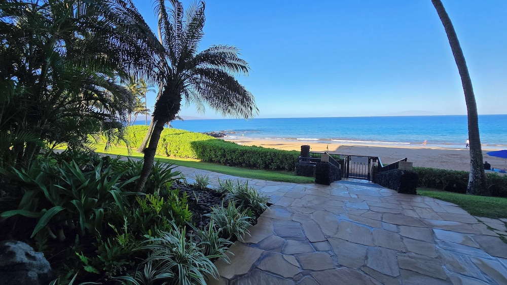 Polo Beach Club Vacation Rentals - APlus Resorts