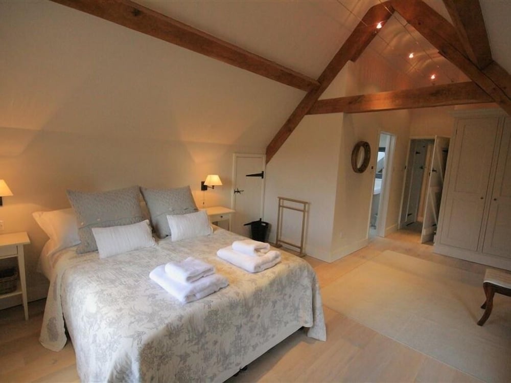 Hillside Cottage view 3