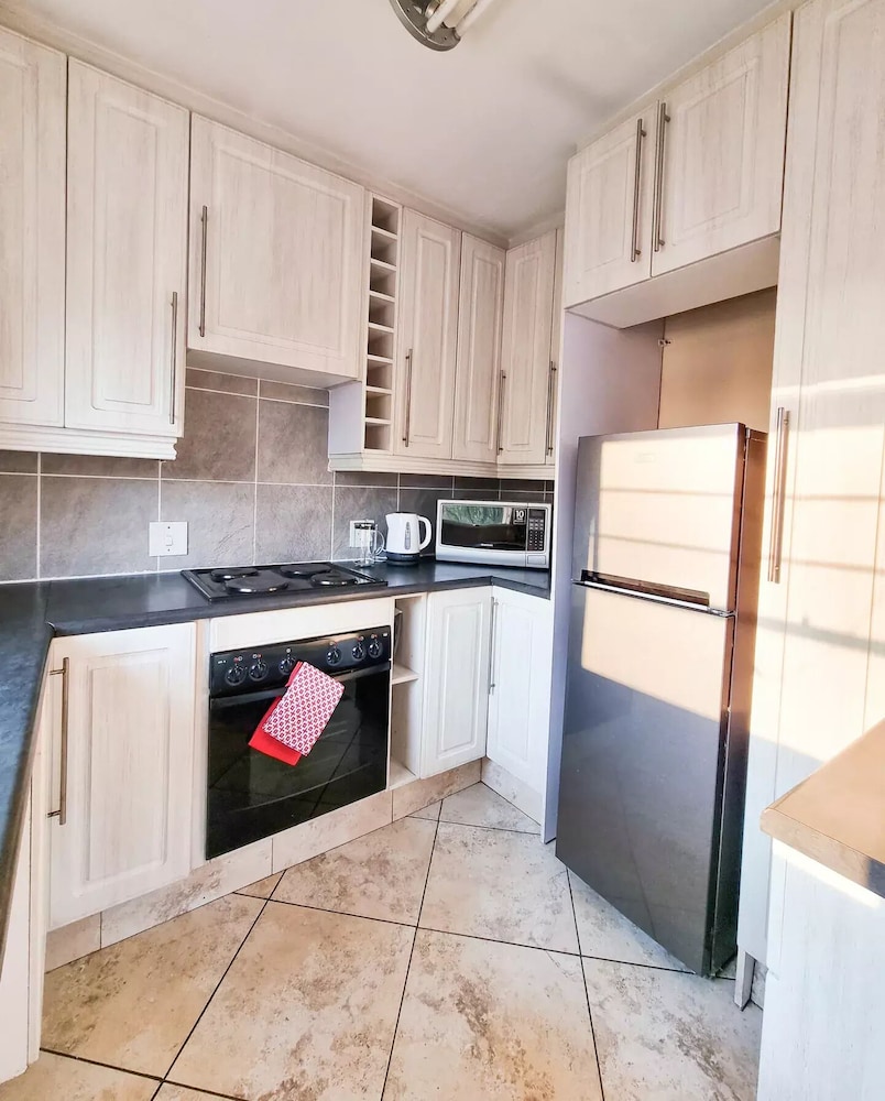 Stylish one bed Apartment in Strydom Park - 2168