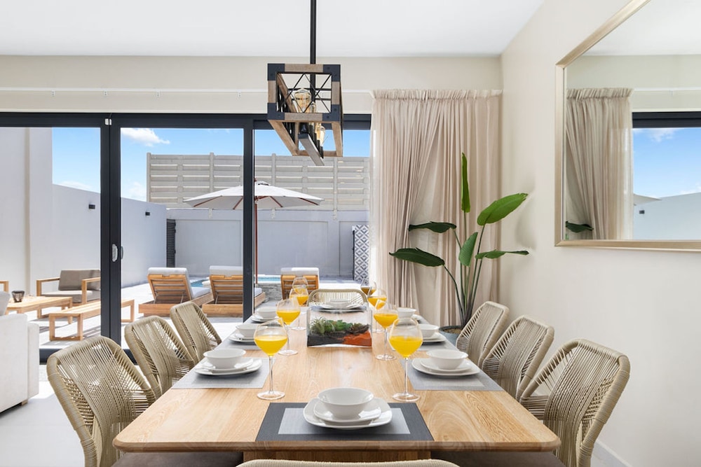 High-end Villa Walk to Beach Pool Ocean View