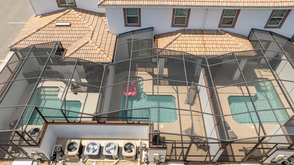 Vibrant 5Bd w Private Pool Waterpark at Storey Lake 4811m