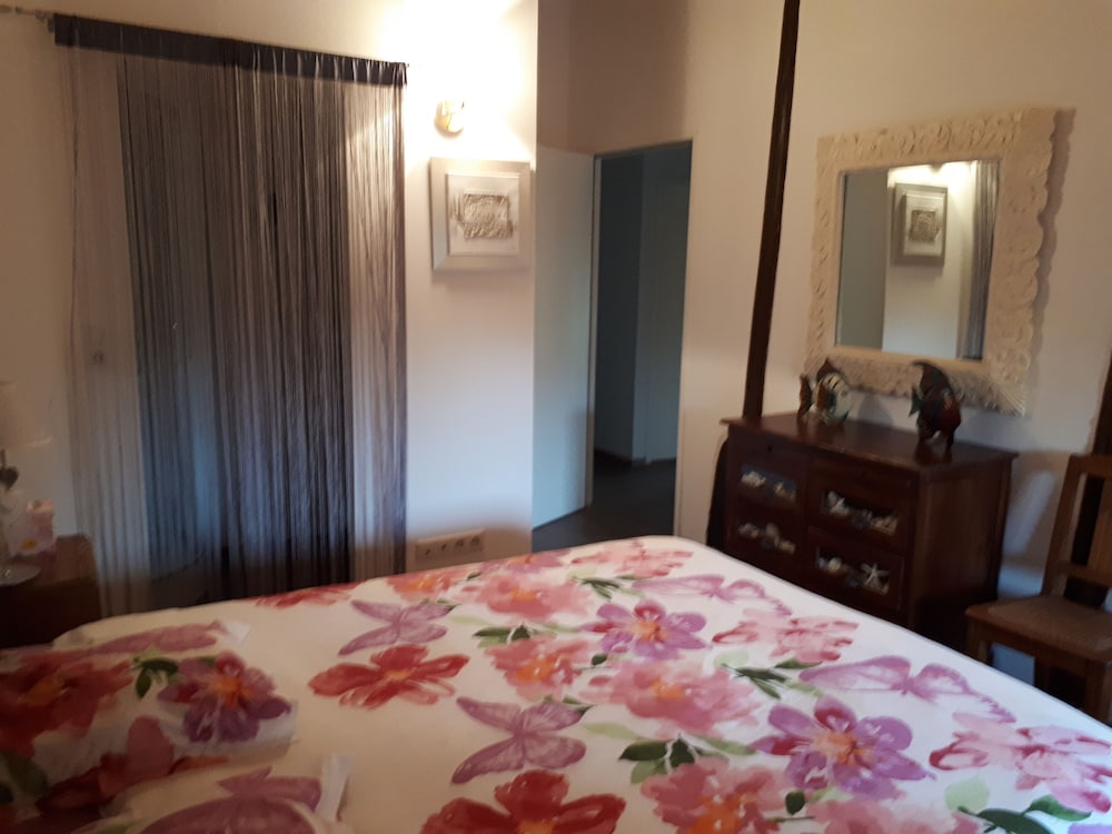 Les Chambres d'Hotes - Le Vieux Nayeu view 3