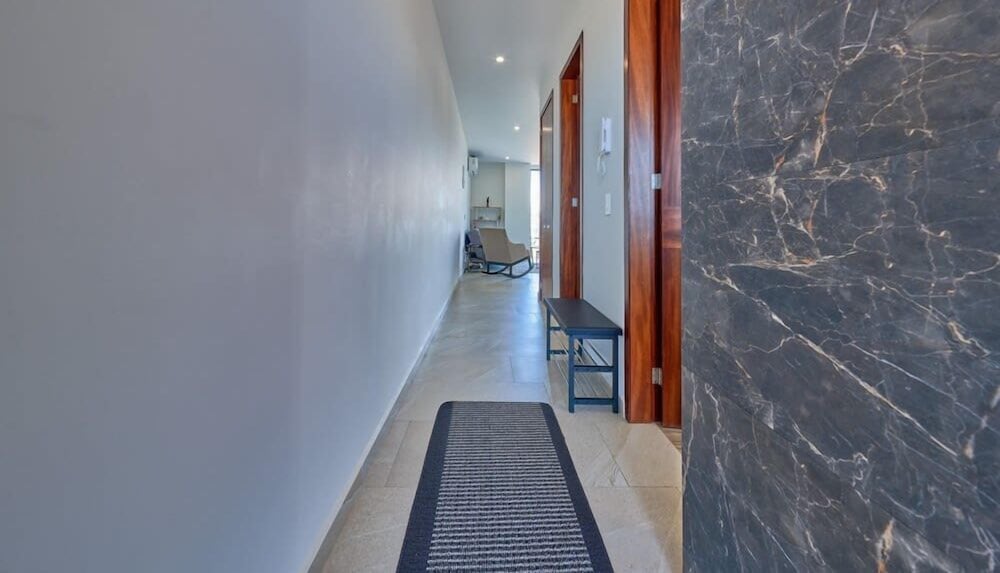 1BR Apartment - Private Balcony - Pool - Gym