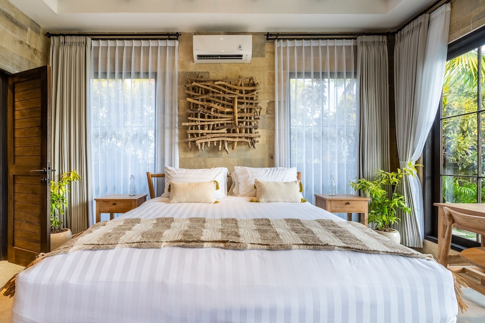 Rumah villa by EVDEkimi view 2