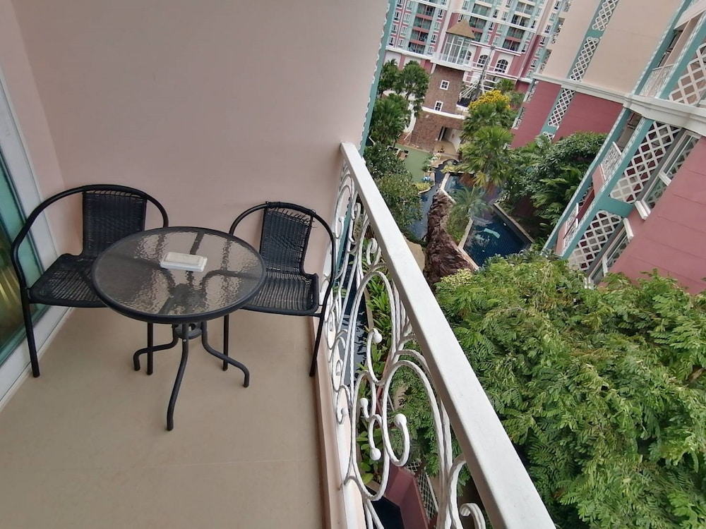 Grande Caribbean Condo by Somphong