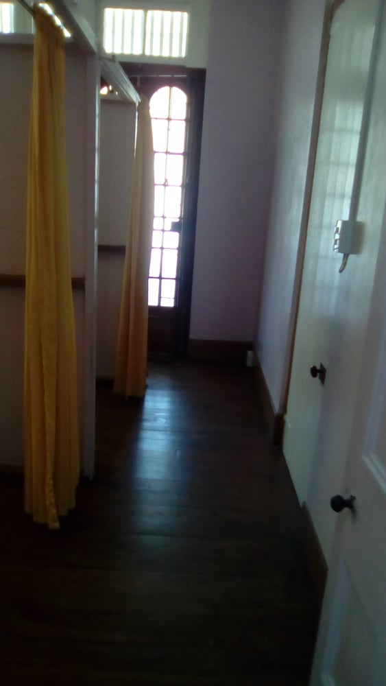Robert's Guesthouse