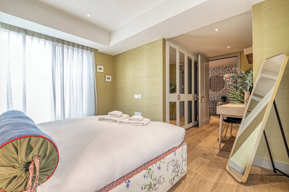 Luxury flats near Big Ben and London Eye