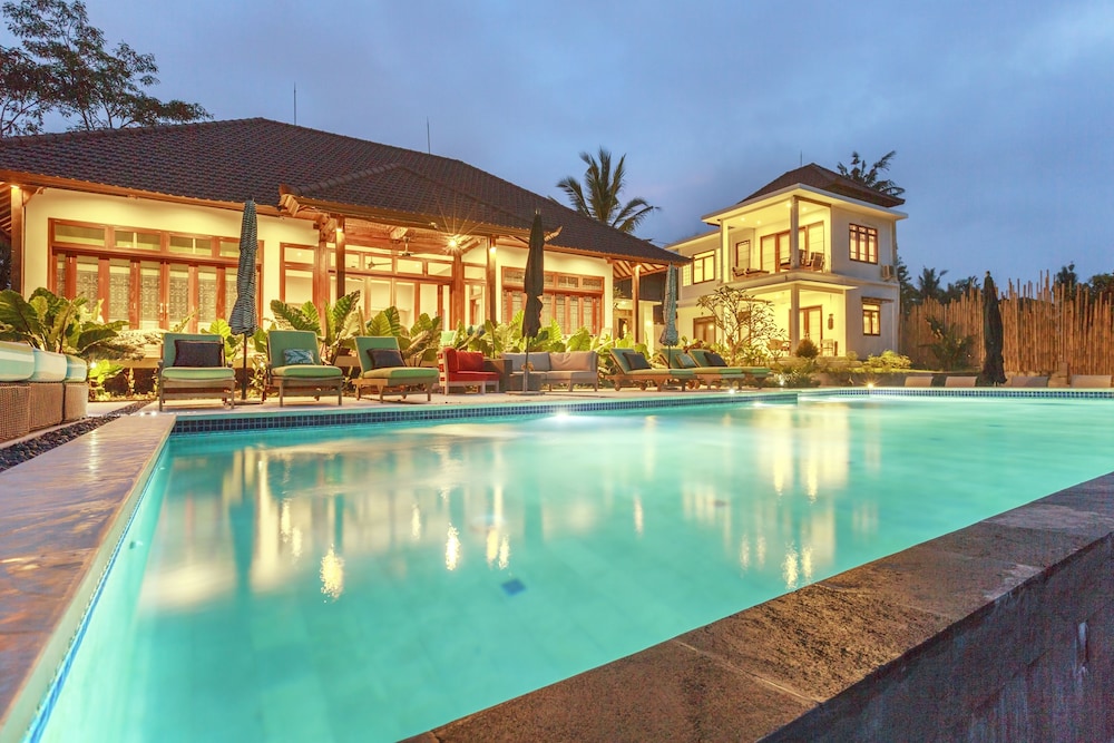 Lebah Villas