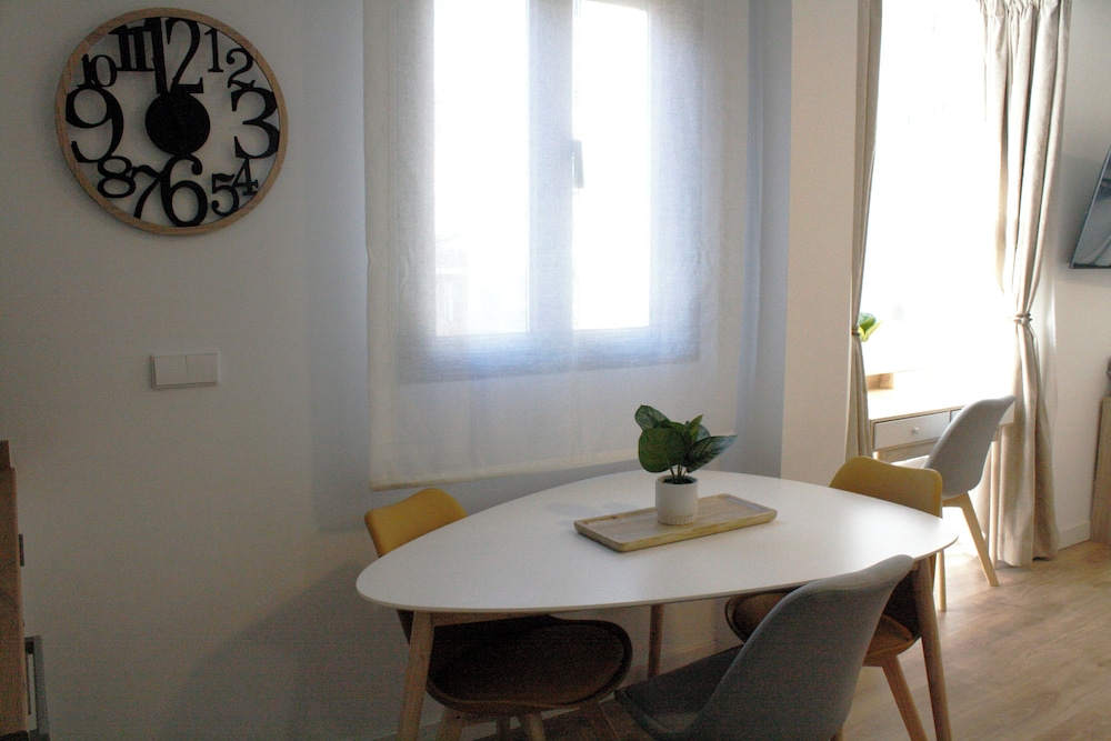APARTAHOTEL MADRID URBAN SUITES - EDIFICIO EXCLUSIVO - 7 Apartments Boutique Full Equiped