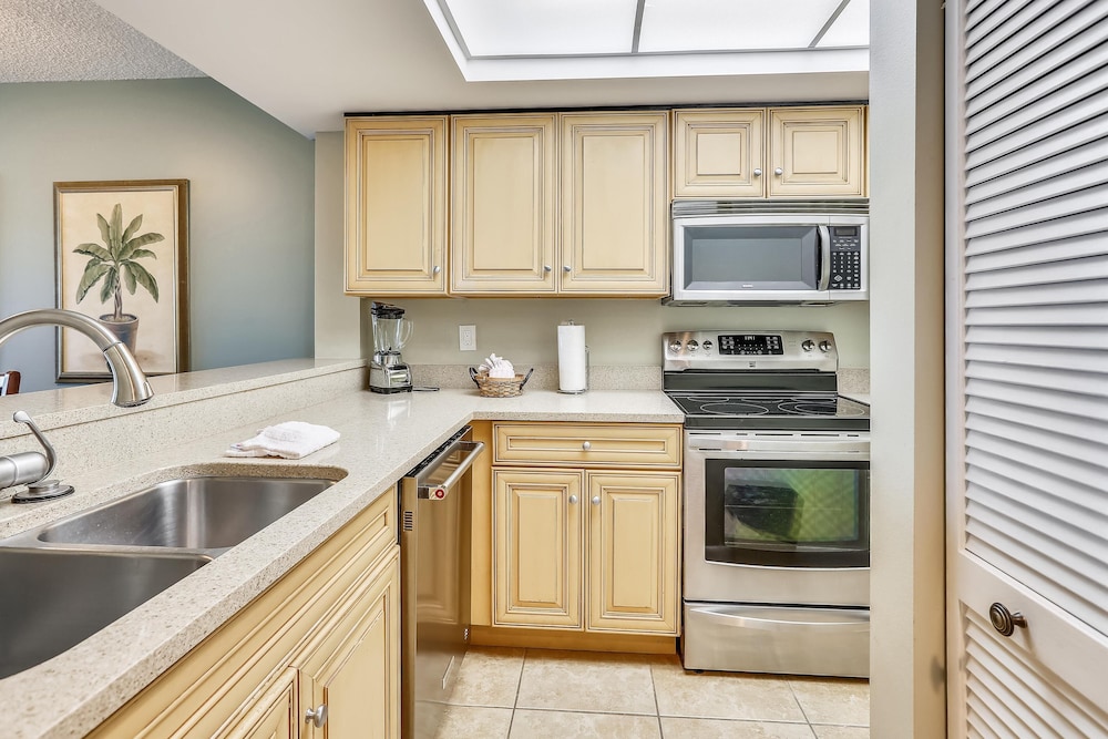 Land's End 4-304 Bay Front - Premier
