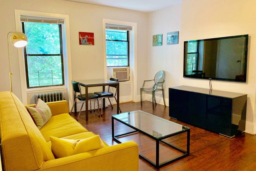 Easy Access to the Best of Brooklyn 2 Pets ok