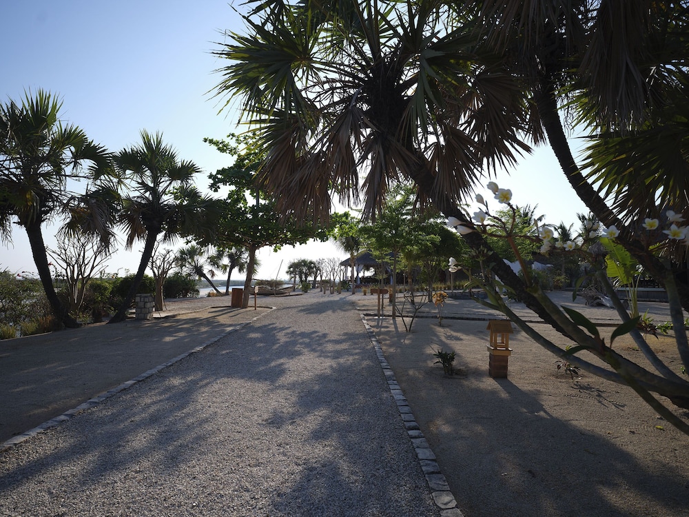 Antsanitia Resort
