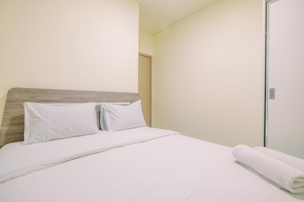Beautiful and Strategic 1BR Meikarta Apartment view 4