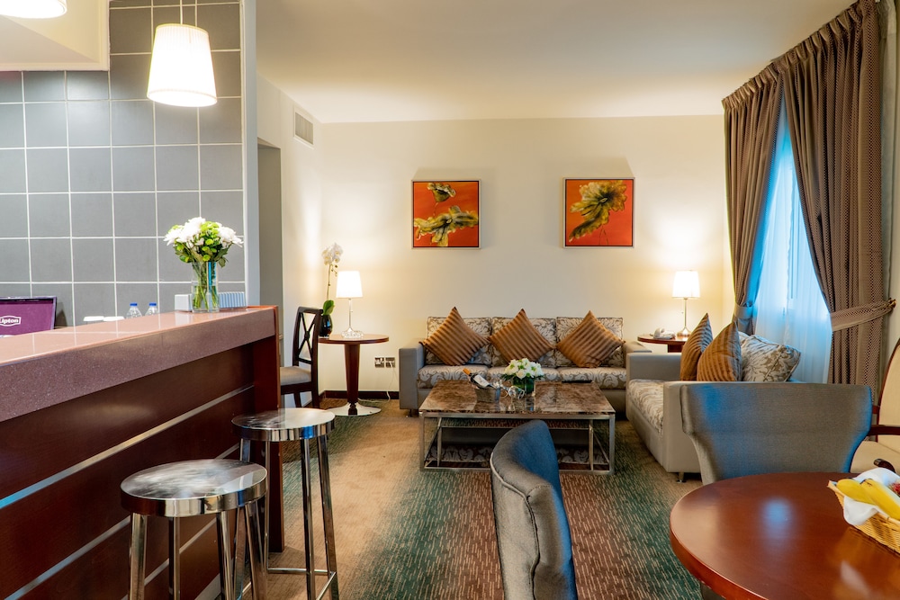 Abu Dhabi Vacations - Al Ain Palace Hotel - Property Image 1