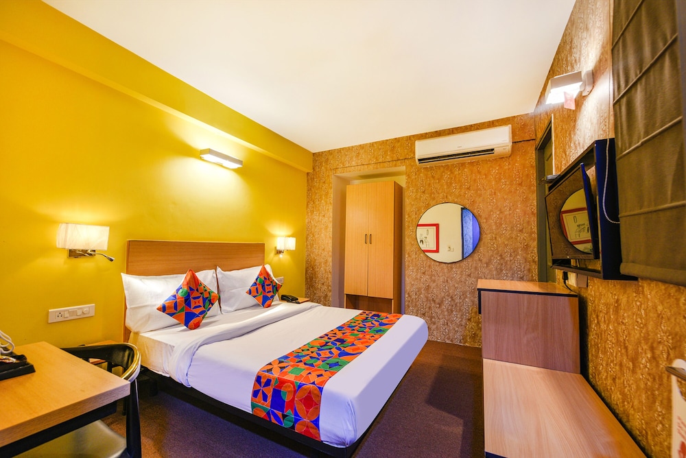 Fabhotel Old Maple Leaf