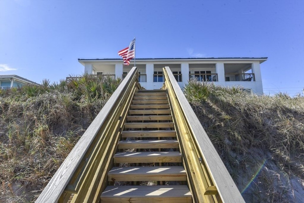 The White House On Flagler Beach - Unit 22 2 Bedroom Home