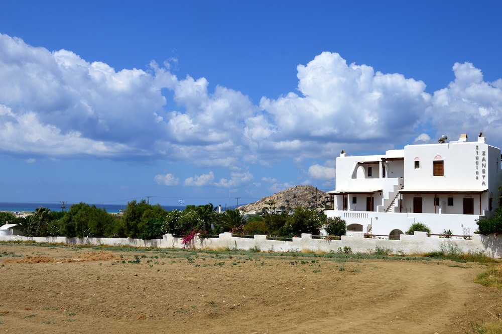 Zanneta Apartments and Suites