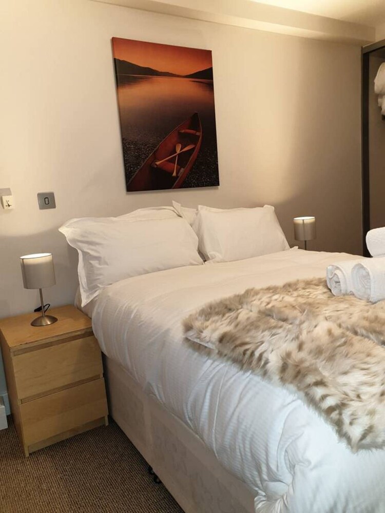 Birmingham Garnet, 3 Bedroom Apartment view 5