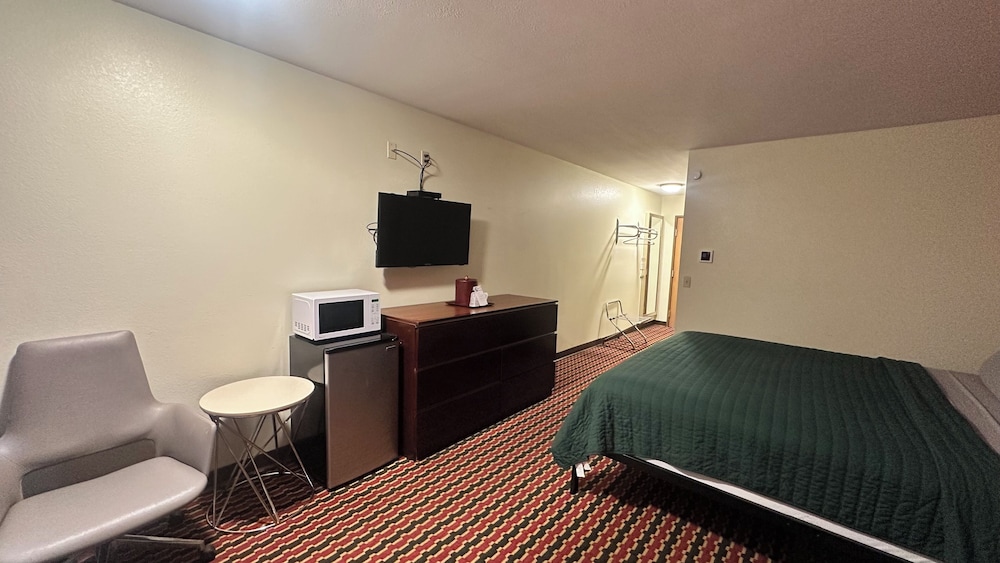 Chesaning Inn & Suites