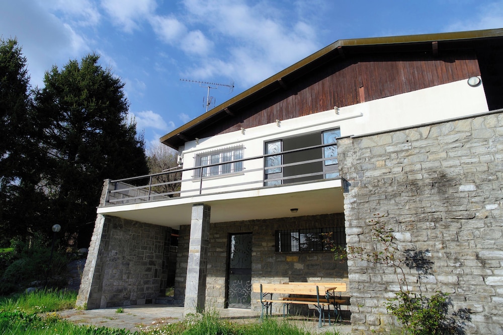 Montorfano Garden & Lake View