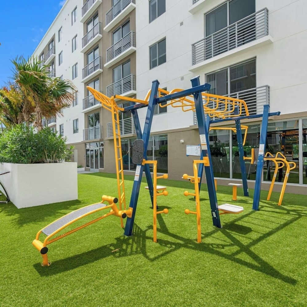 Landing Apartments - Pompano Beach