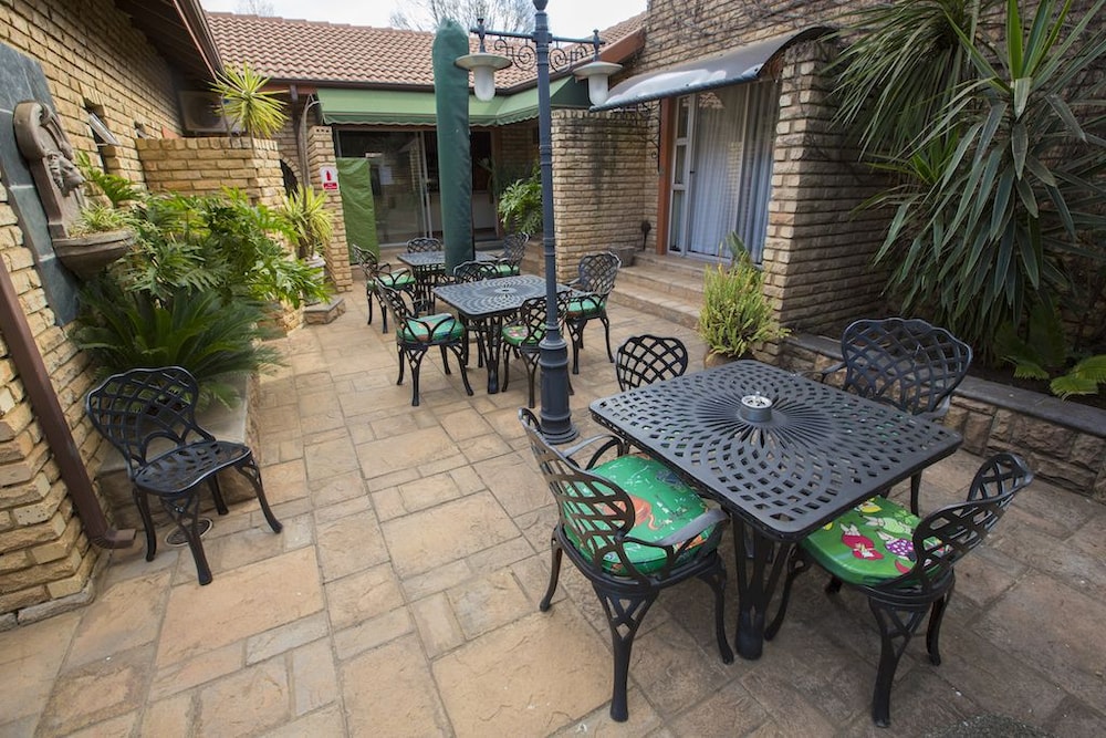 Le Cozmo Guest House view 2