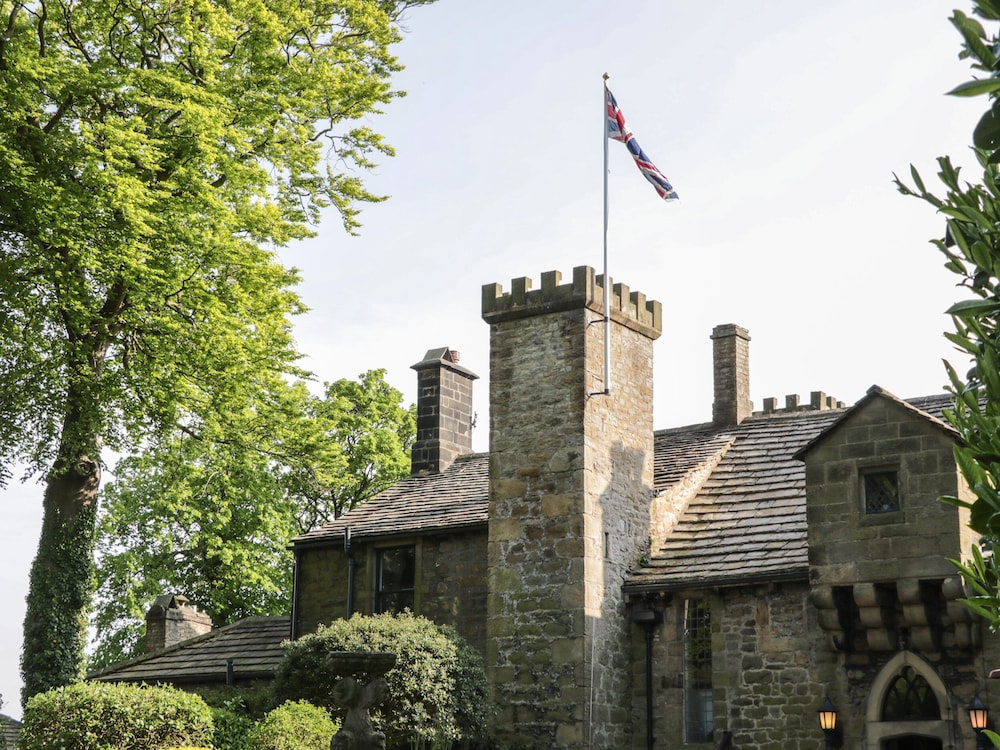 Fernhill Castle