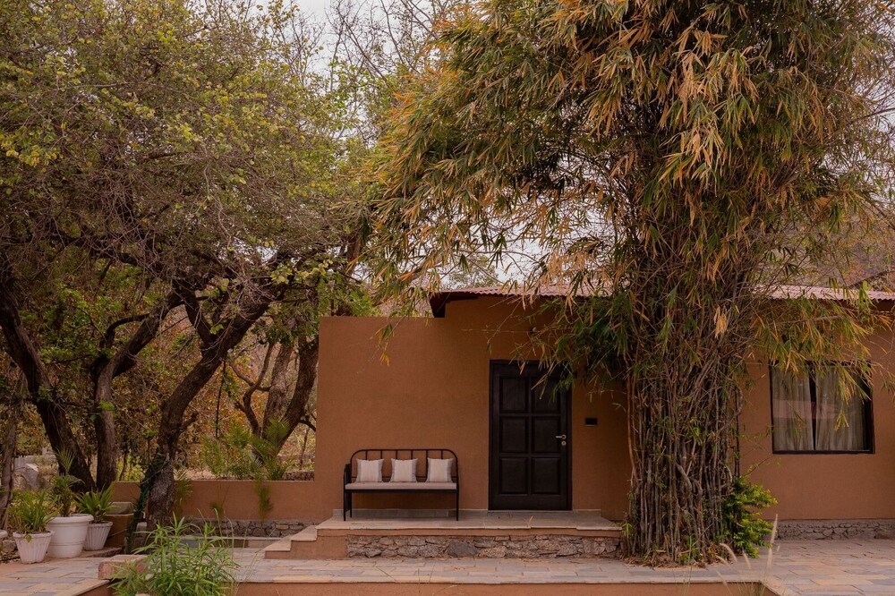 Aloof The Jungle Lodge Ghanerao