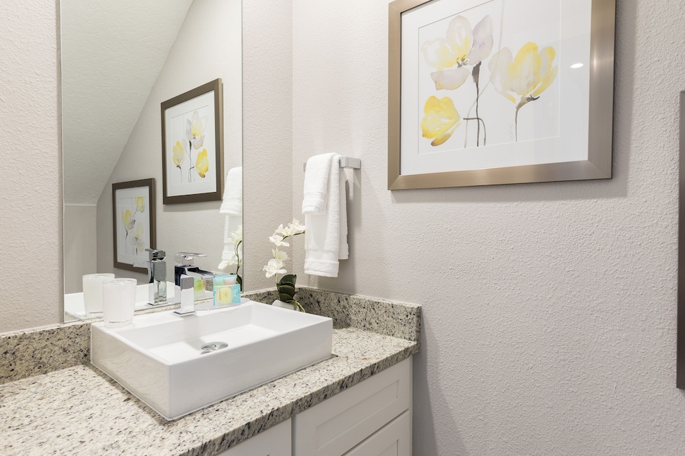 Summerville Vacation Homes by Columbia Management