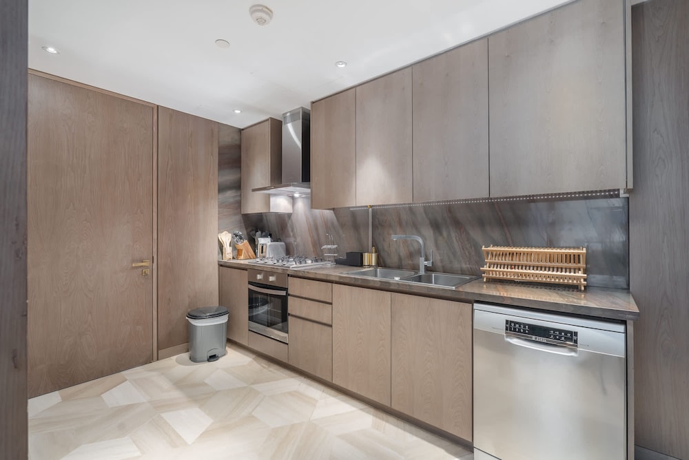 Stunning 3-bedroom Retreat at Five Palm Jumeirah With Spectacular Views and Direct Access to the West Beach