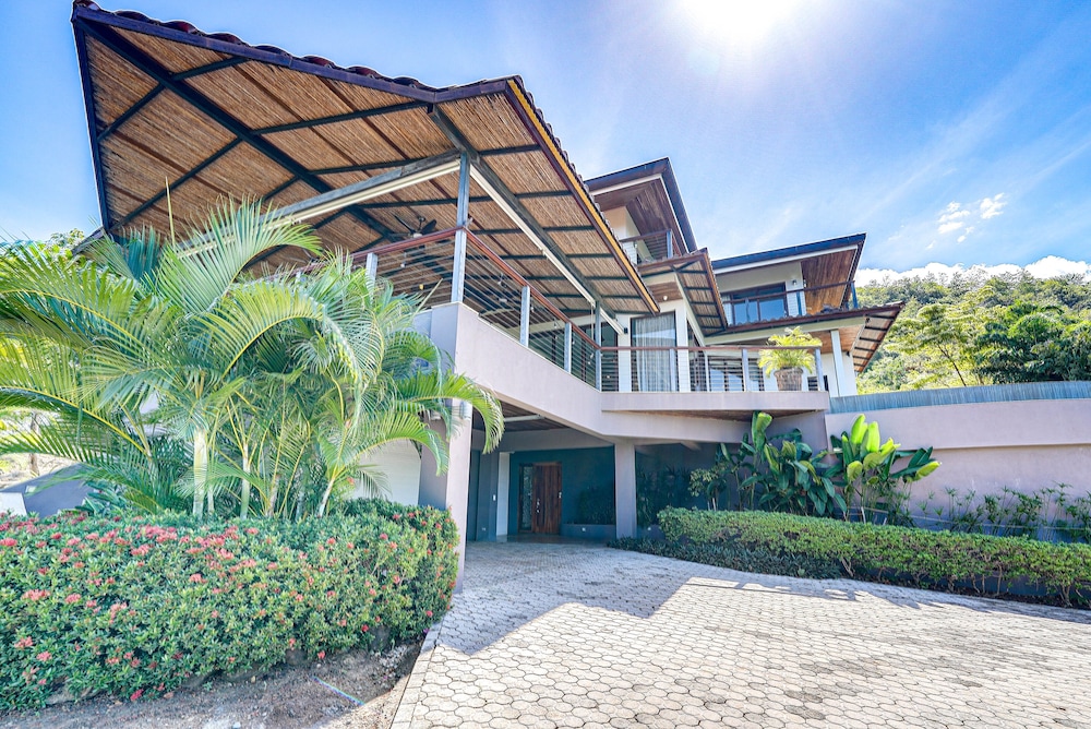 Luxury Home w/ Views & Infinity Pool: Near Beach!
