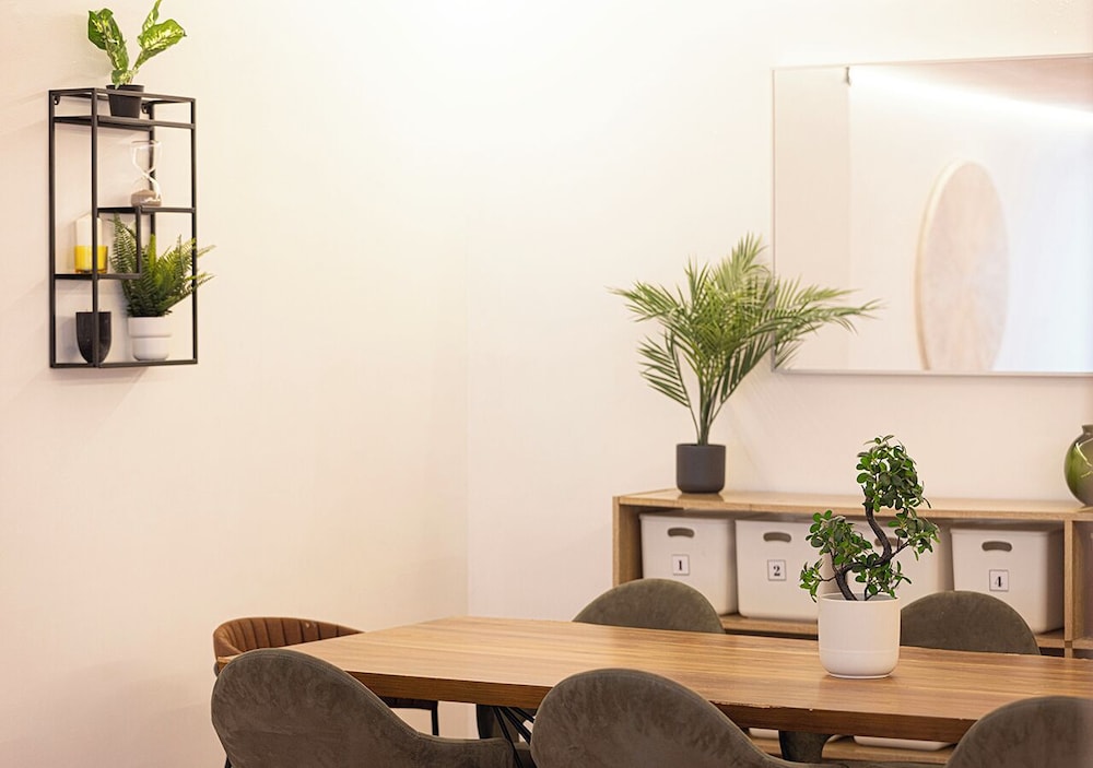 Next'House - Business Boulevard Hostel