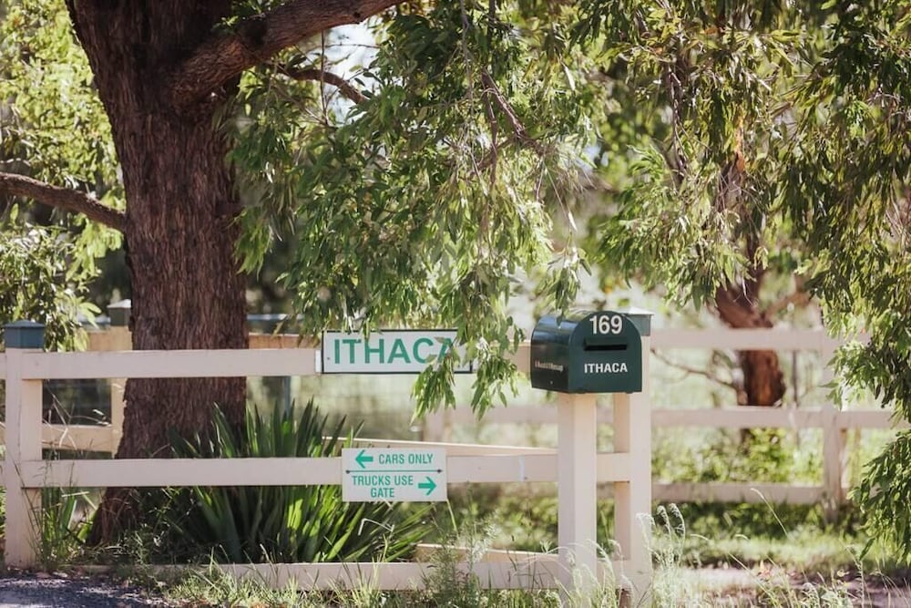 Ithaca Cottage by Your Innkeeper Mudgee view 2