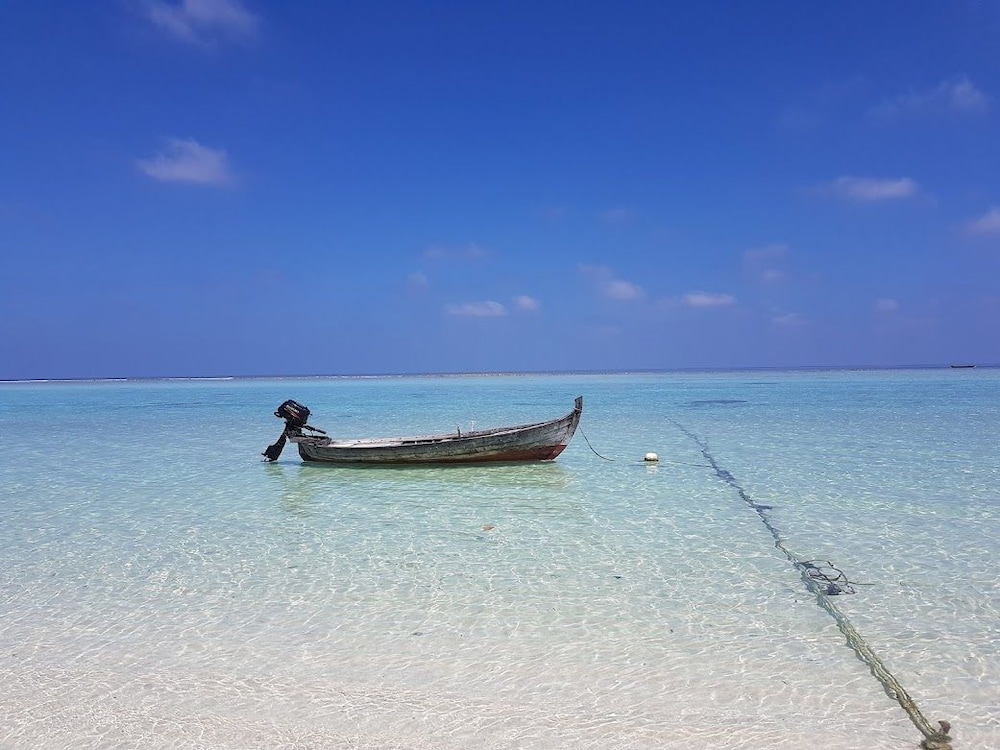Thoddoo Beach Holiday Inn