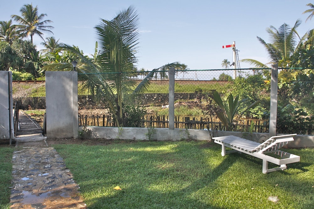 Asanka Surf House