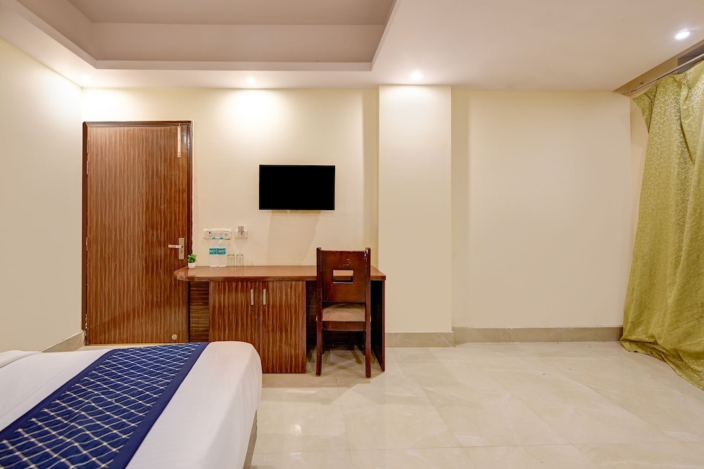 Fabhotel Golden Key Residency